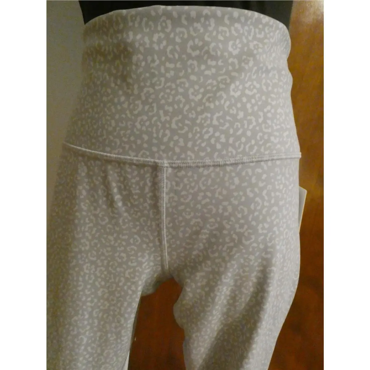 Lululemon clothing - Gray/White 19