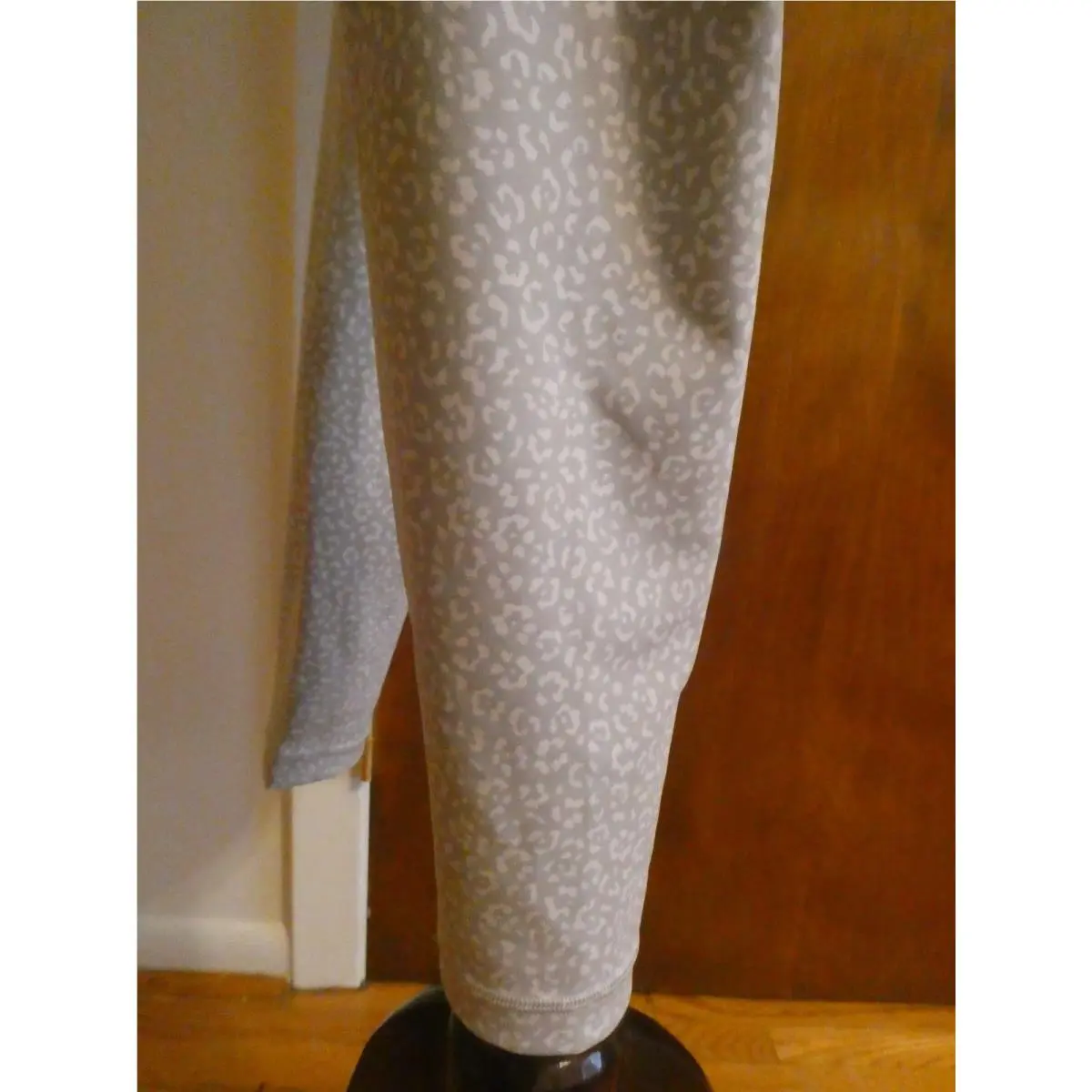 Lululemon clothing - Gray/White 29