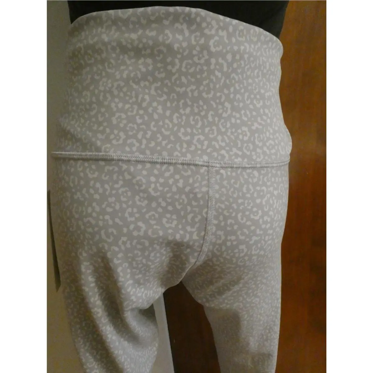 Lululemon clothing - Gray/White 31