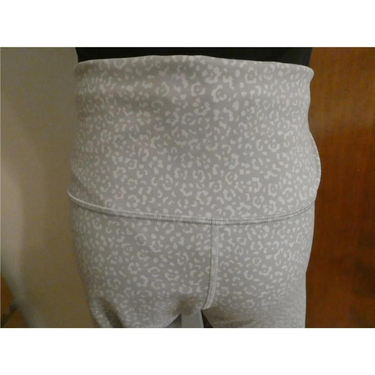 Lululemon clothing - Gray/White 33