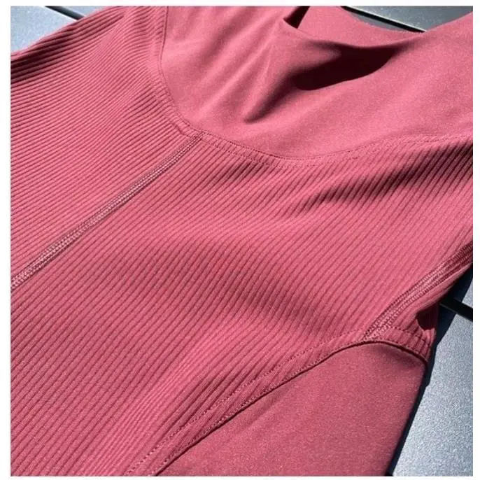 Lululemon clothing - maroon 3
