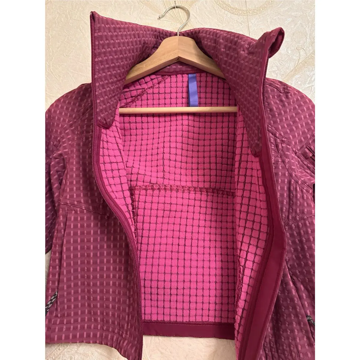 Lululemon clothing - Wild Berry Sonic Pink 7