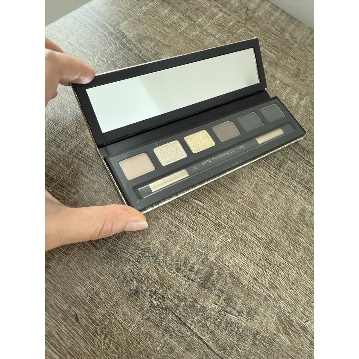 Mac Snow Ball Eye Compact in Rose Gold Limited Edition Rare by MAC Cosmetics