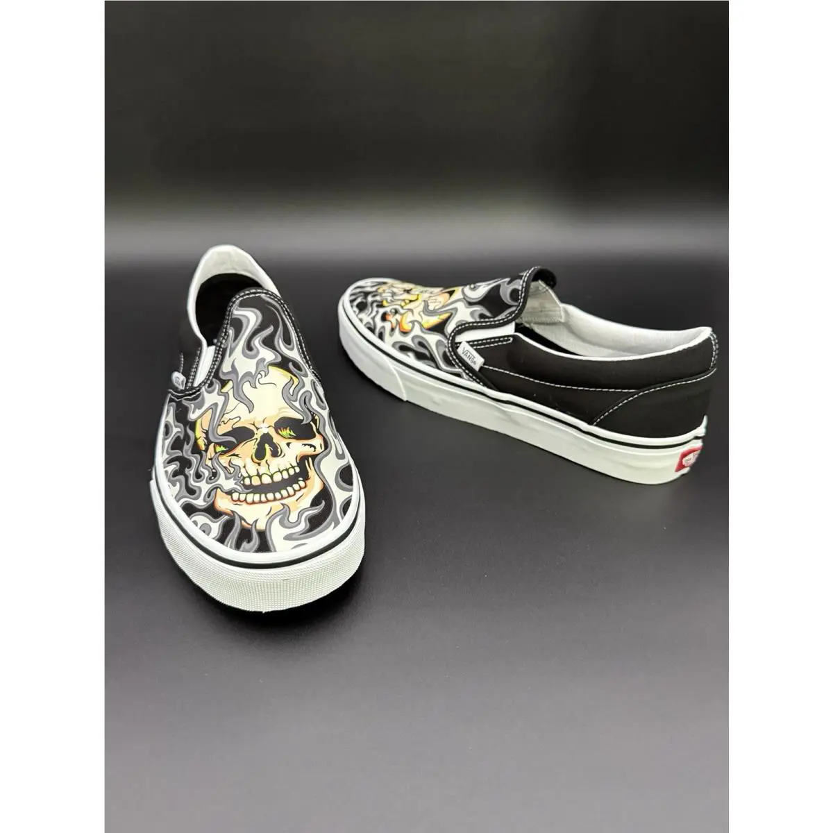 Vans shoes - VANS Classics - Classics - VN0009Q7BMX - White 9