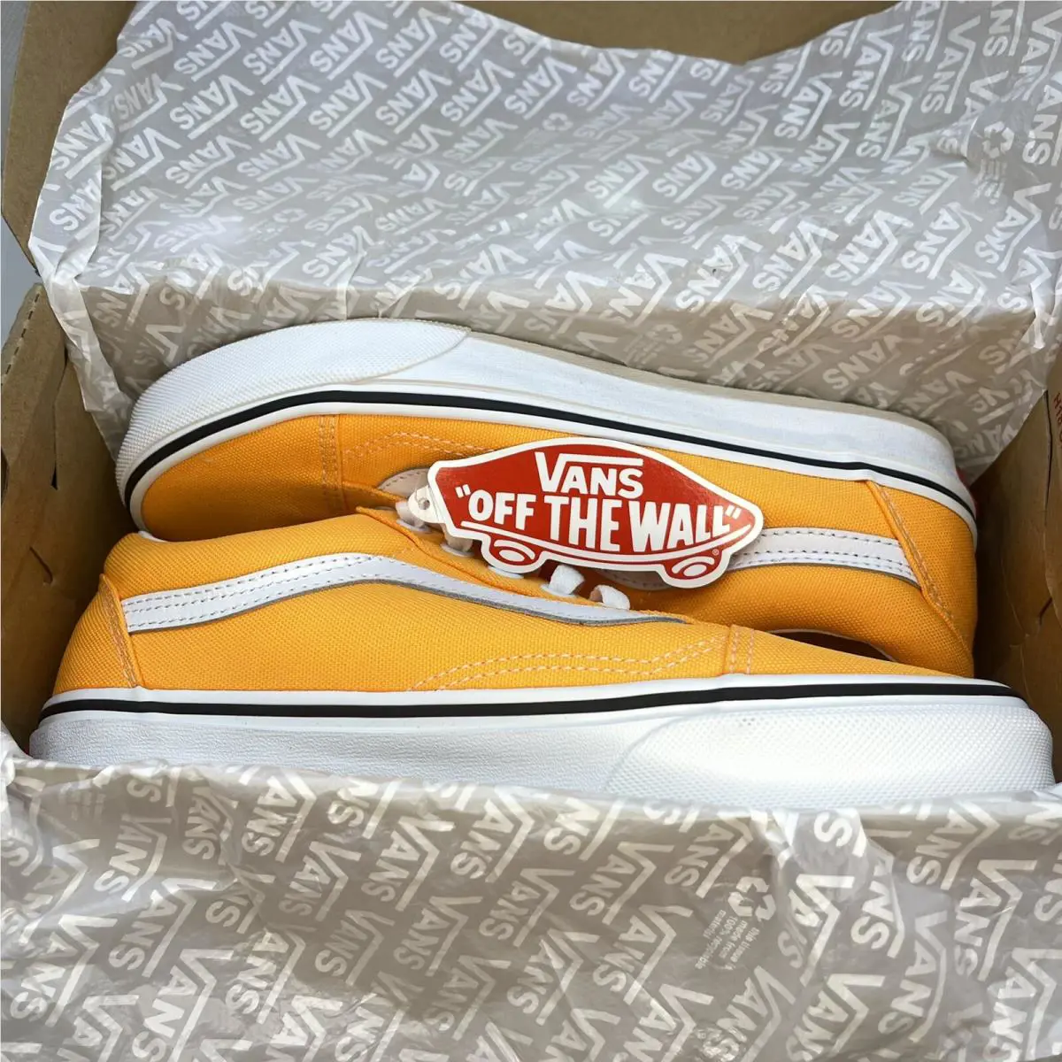 Vans shoes - VANS Off The Wall - Off The Wall - VN0A4U3BWT4 - Orange, Manufacturer: Neon Blazing Orange / True White 7
