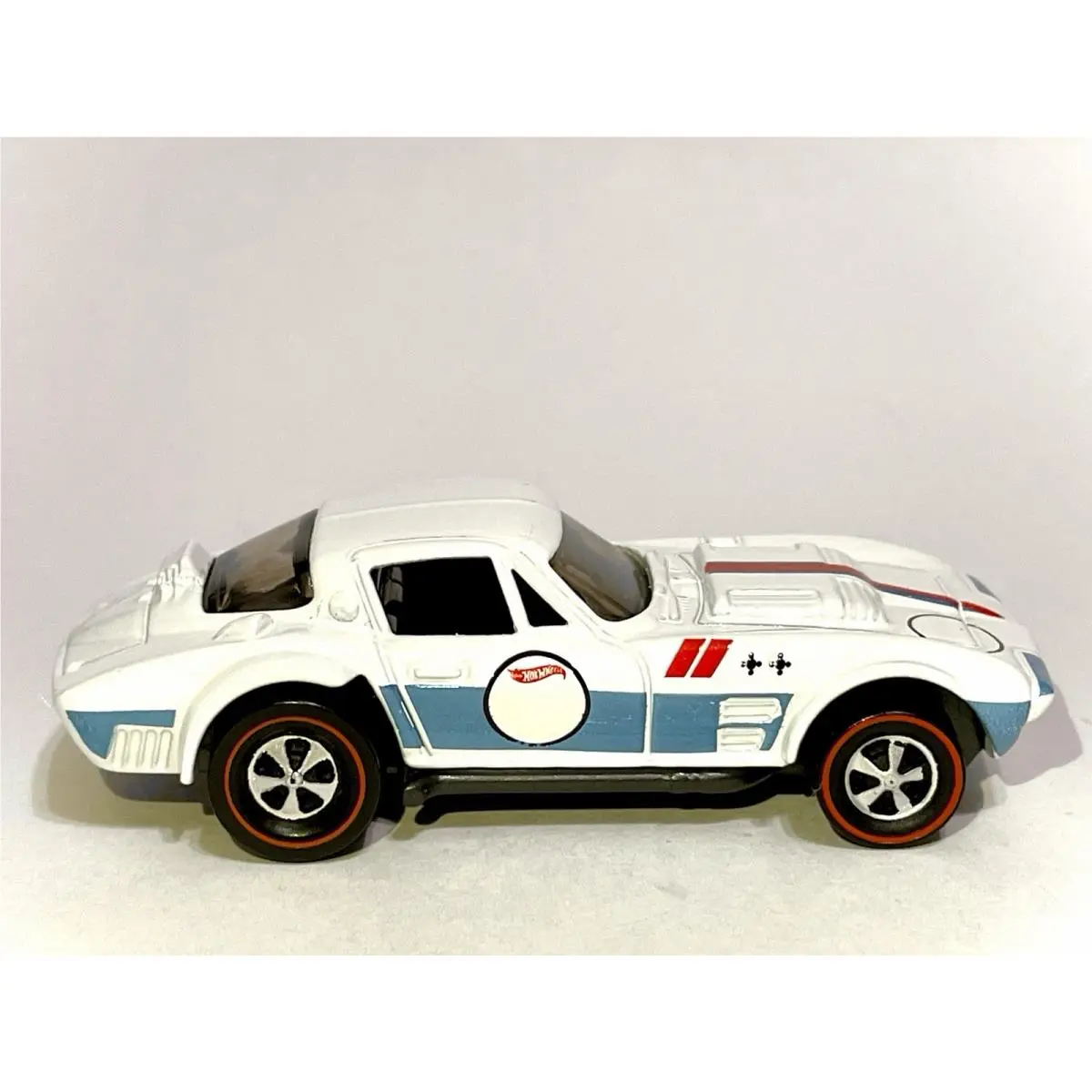 Hot Wheels Mainline Custom Made Redline Corvette Grand Sport Diecast 1/64 Car
