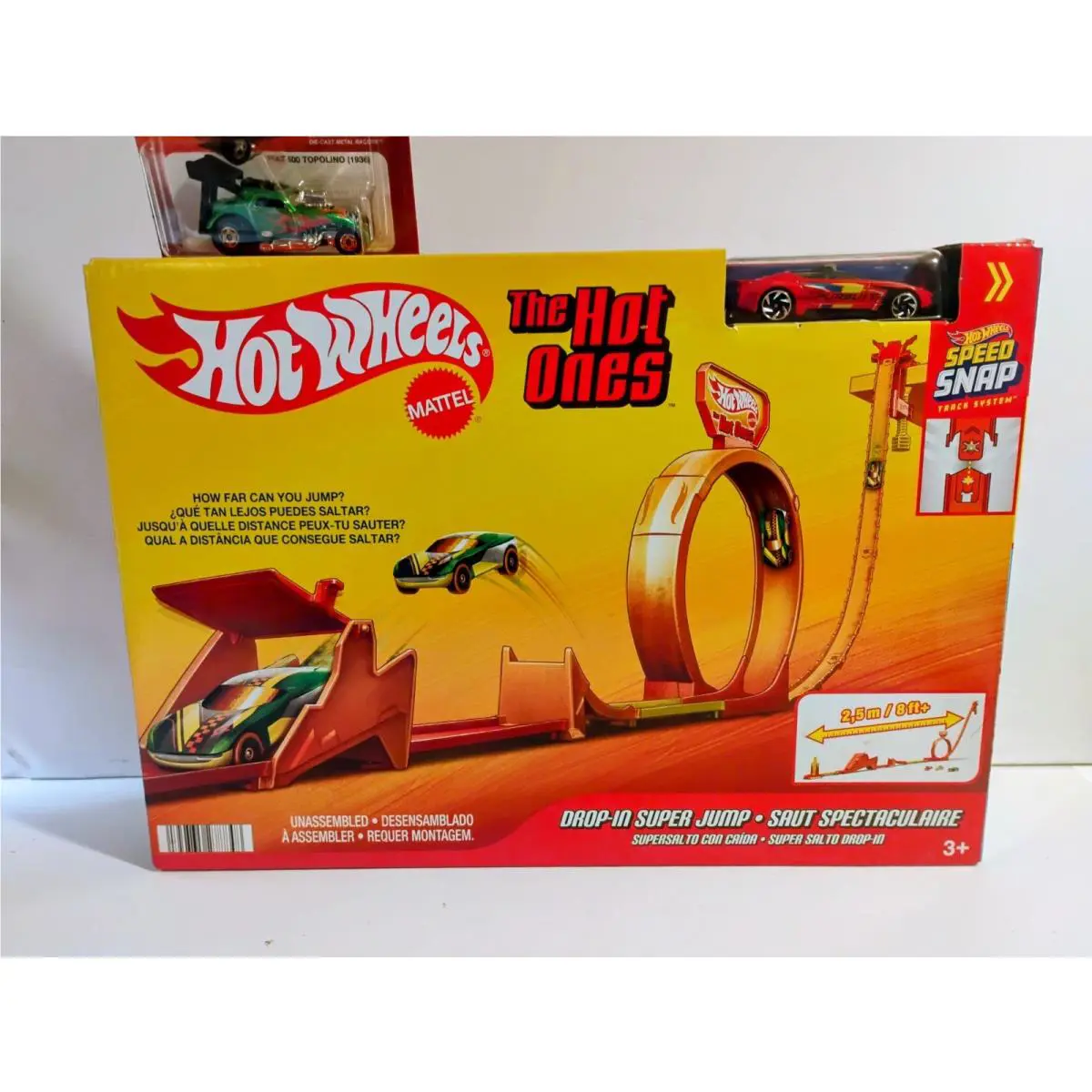 Hot Wheels - The Hot Ones Drop-in Super Jump Track Fiat 500 2025