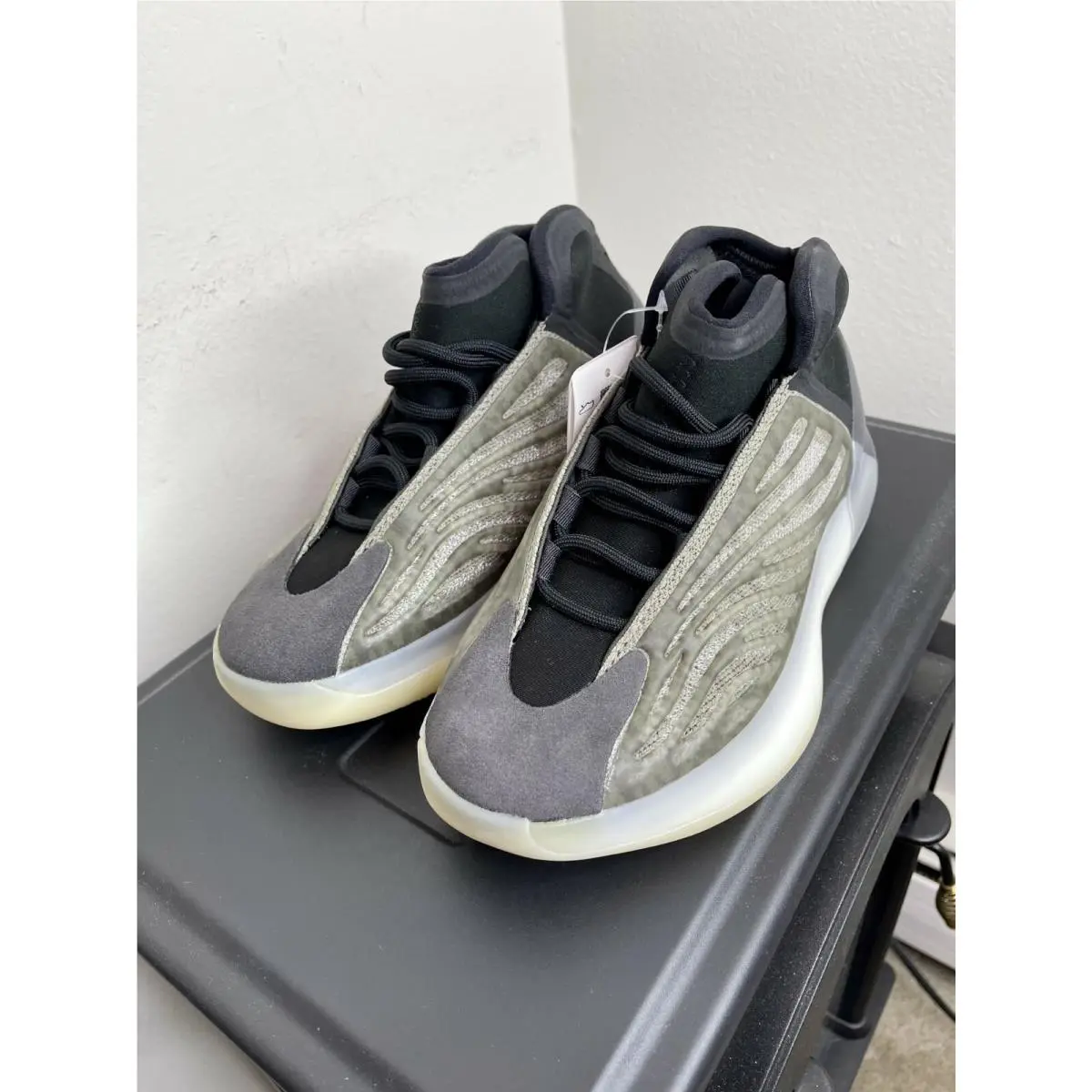 Adidas Yeezy Qntm Barium H68771 Quantum Basketball Ships Out Same Day