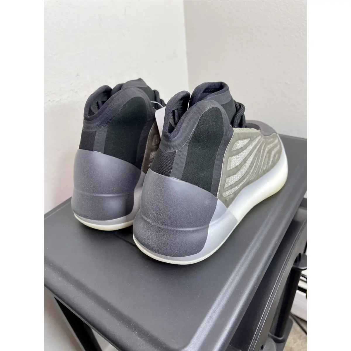 Adidas shoes - adidas Yeezy QNTM - Yeezy QNTM - H68771 - Multicolor 3