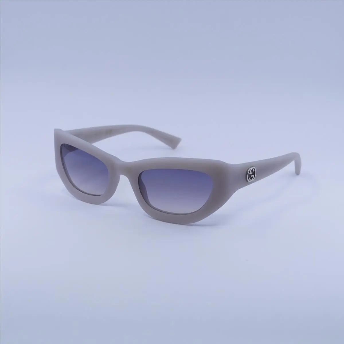 Gucci GG1784S 005 Matte Milky Light Grey/smoke Gradient 52-22-135 Sunglasses
