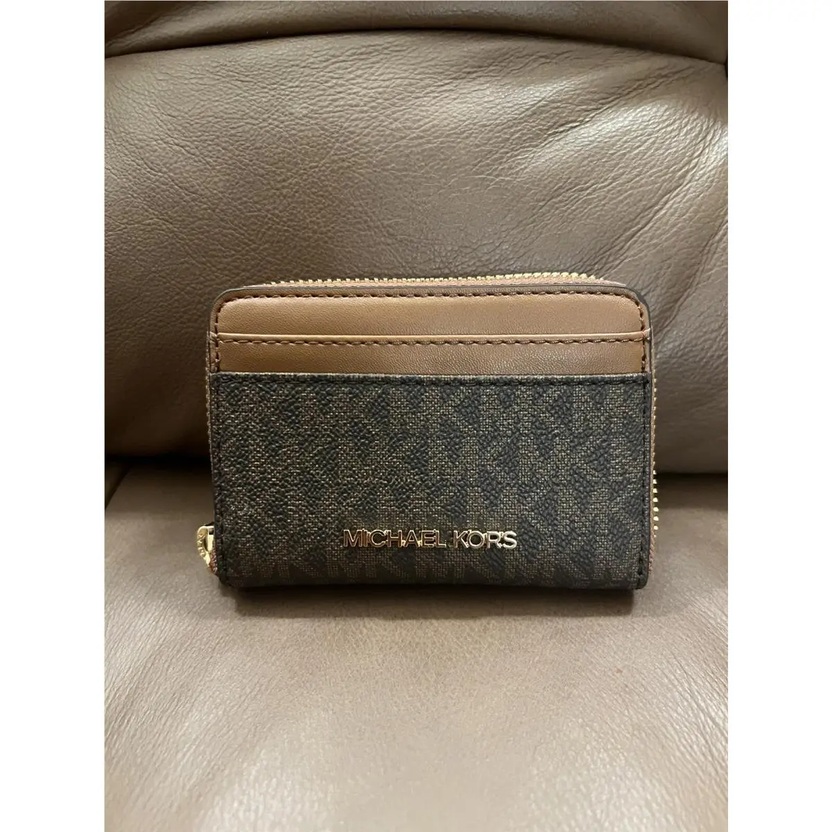Michael Kors Wallet with Michael Kors Print Jet Set Travel Wallet
