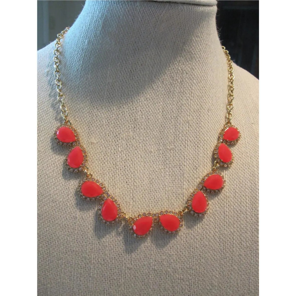 Beautiful Kate Spade Balloon Bouquet Necklace- Geranium/
