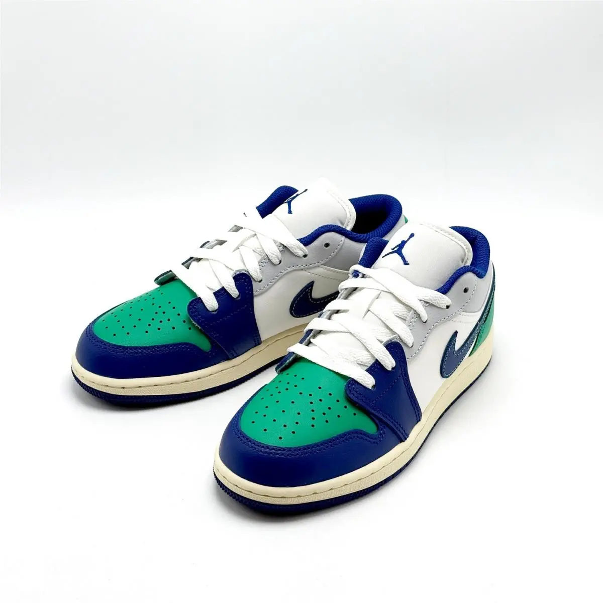 Nike shoes - Air Jordan 1 Low SE - Green 5
