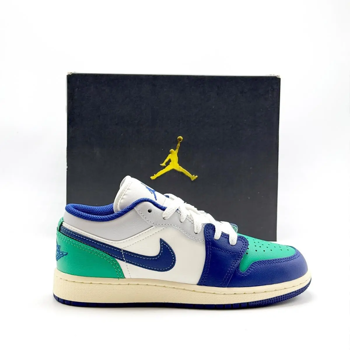 Nike shoes - Air Jordan 1 Low SE - Green 4