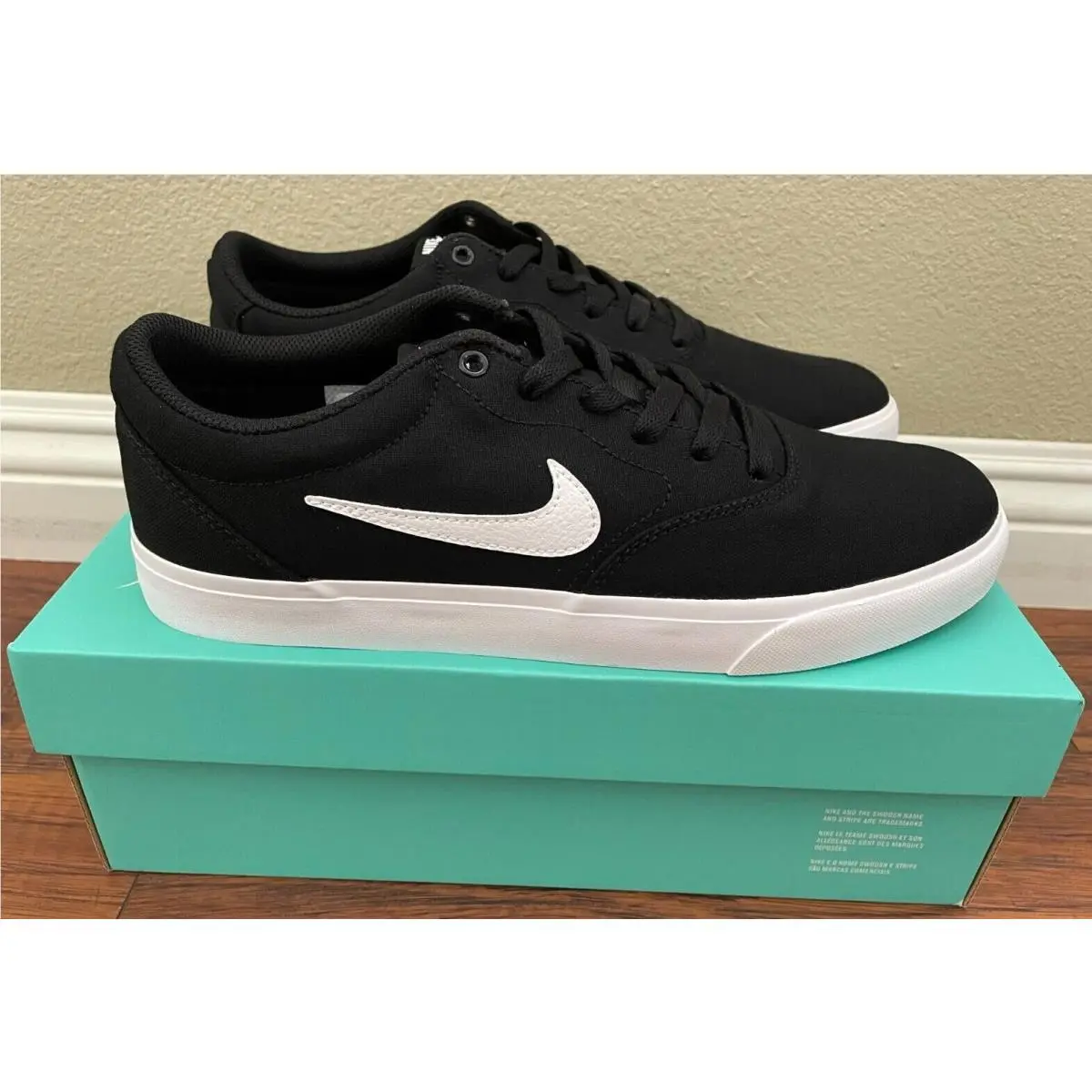 Nike shoes - Nike SB Charge - Charge - Black White 15