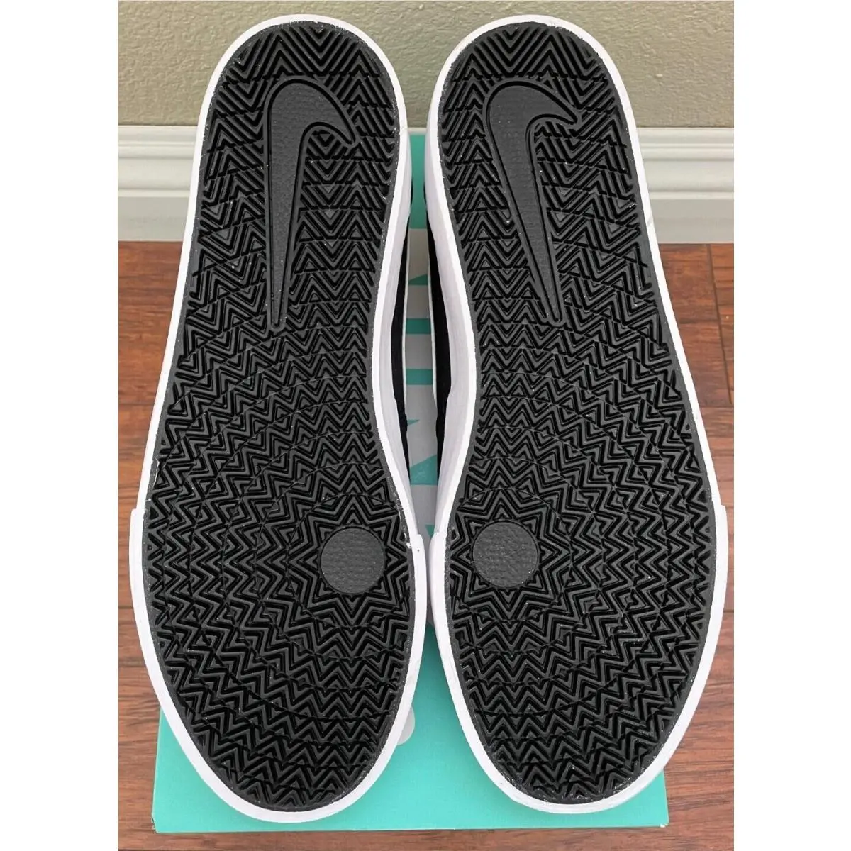 Nike shoes - Nike SB Charge - Charge - Black White 17