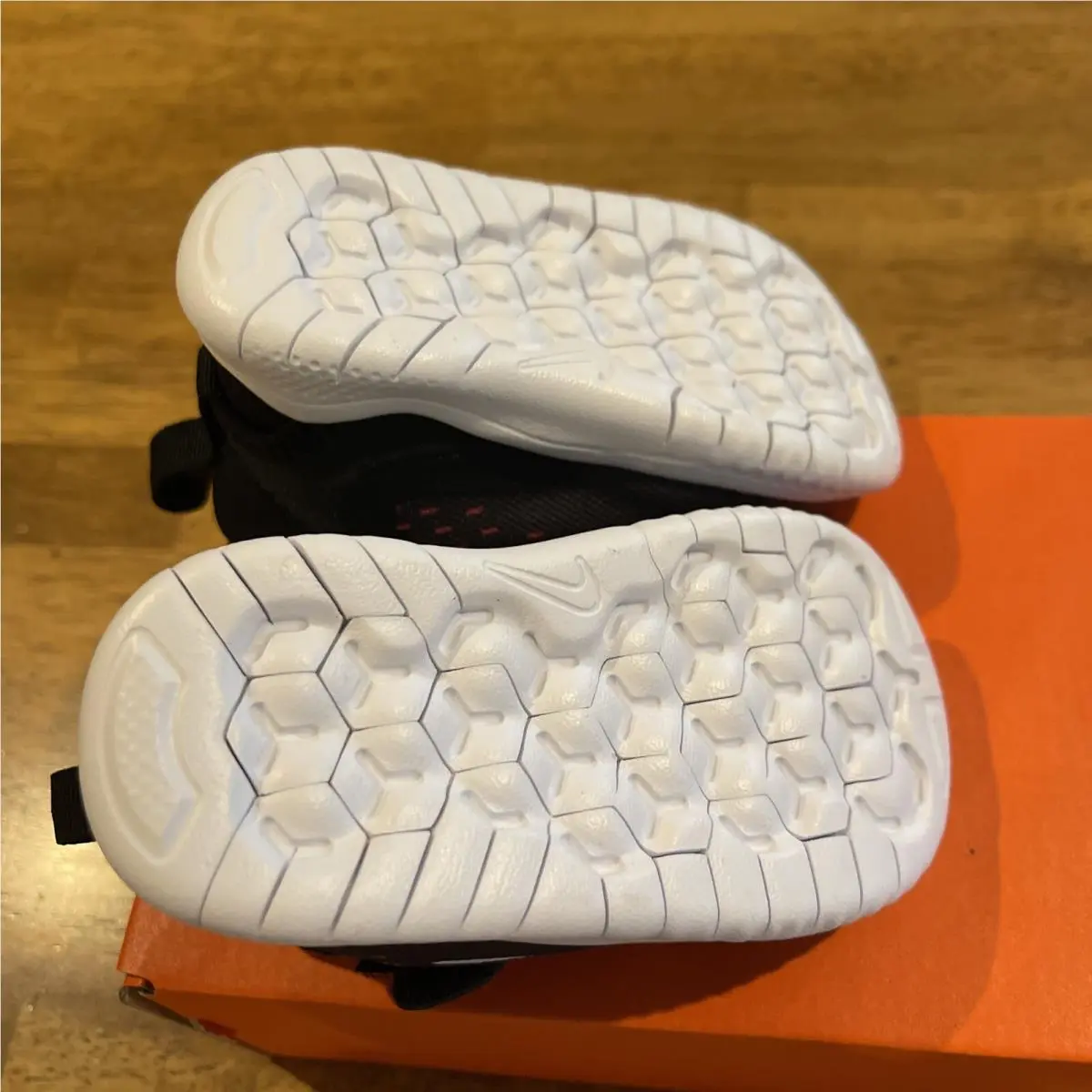 Nike shoes - Nike Free RN - Free - Black/White/Pink (UPC: 0886551520040) 3