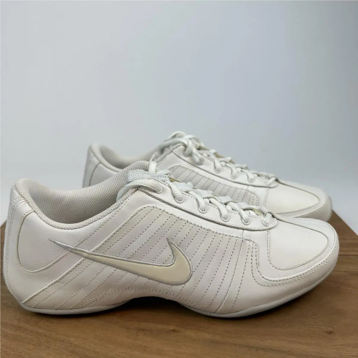 Womens Nike Musique Cheer Leather Cheerleading White Shoes Size 11.5 M