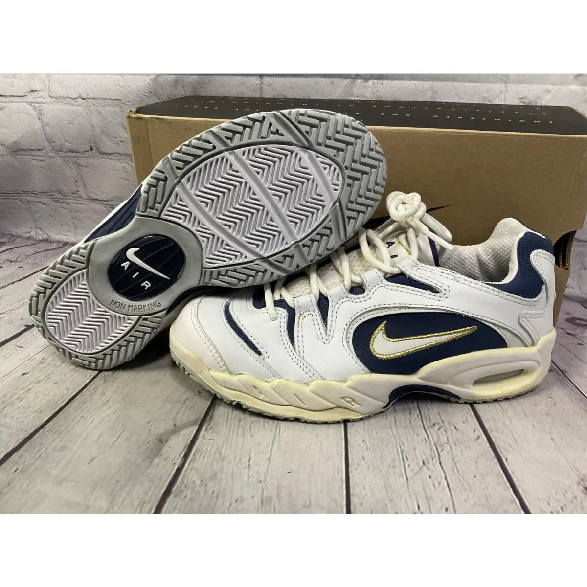Nike shoes - Nike Air Court - Air Court - White 0