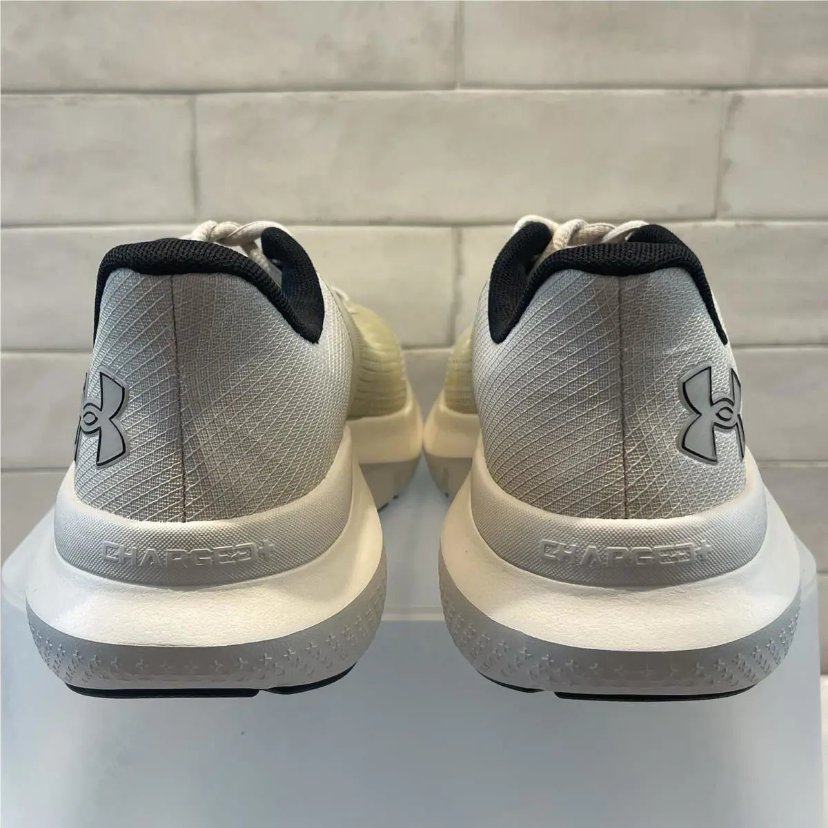 Under Armour shoes - Under Armour Charged Rogue 5 - Beige 1