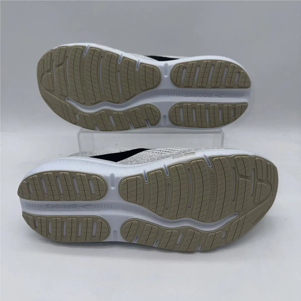 Brooks shoes - Brooks Ghost Max 2 - Ghost Max - 110431-1D-125 - White 1