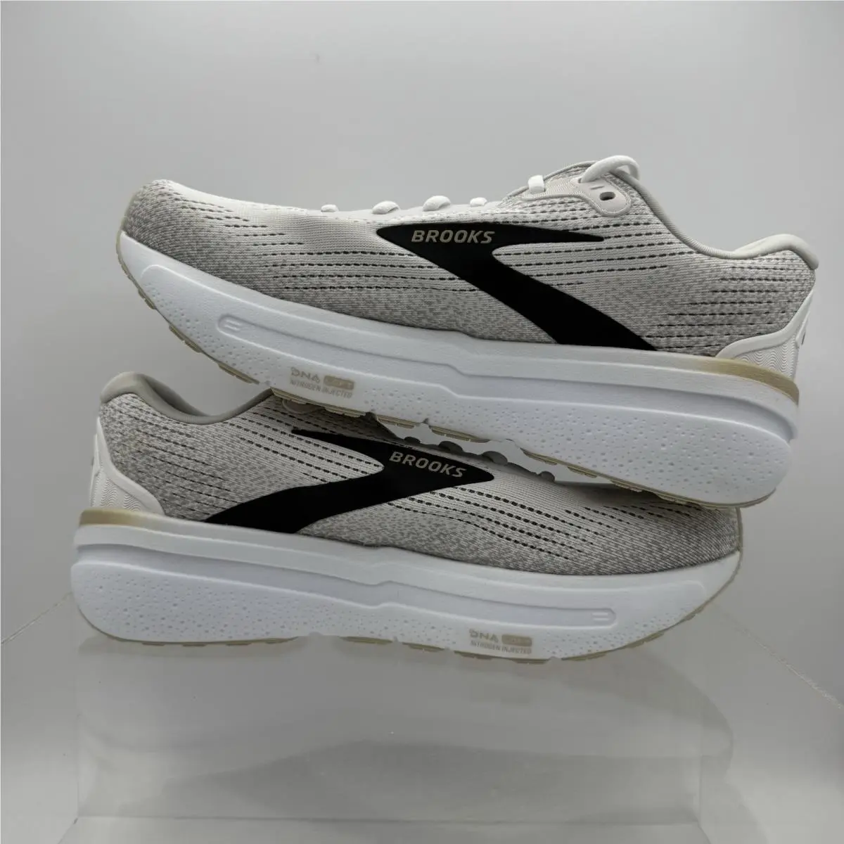 Brooks shoes - Brooks Ghost Max 2 - Ghost Max - 110431-1D-125 - White 1
