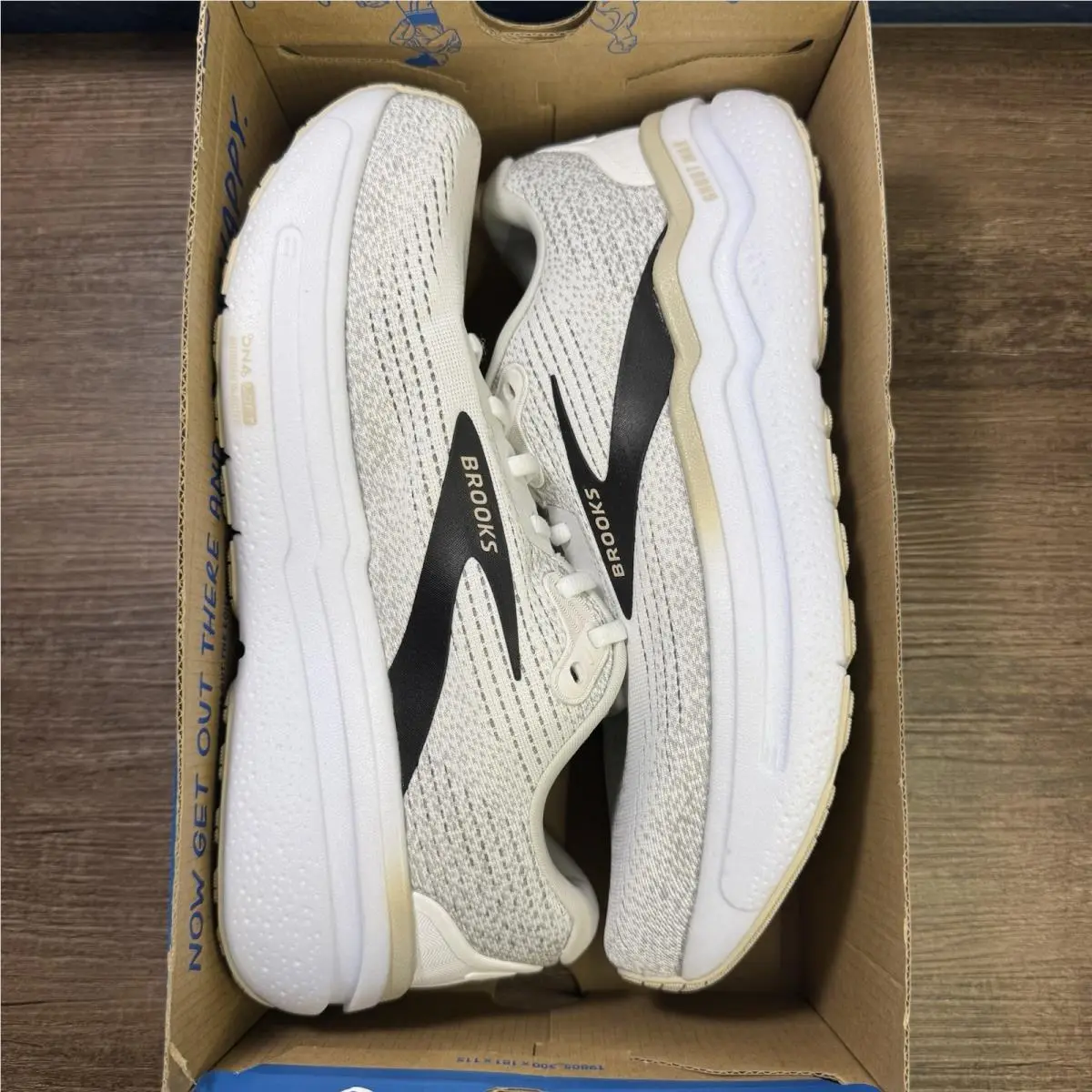 Brooks shoes - Brooks Ghost Max 2 - Ghost Max - 110431-1D-125 - White 1