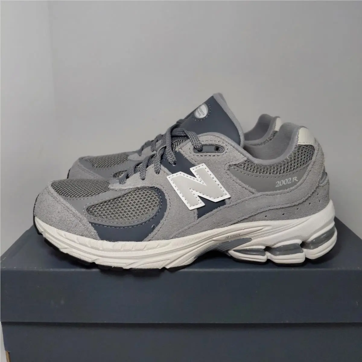 New Balance 2002R - Steel Lead GC2002ST Size 4.5Y - Womens 6 Athletic Shoes