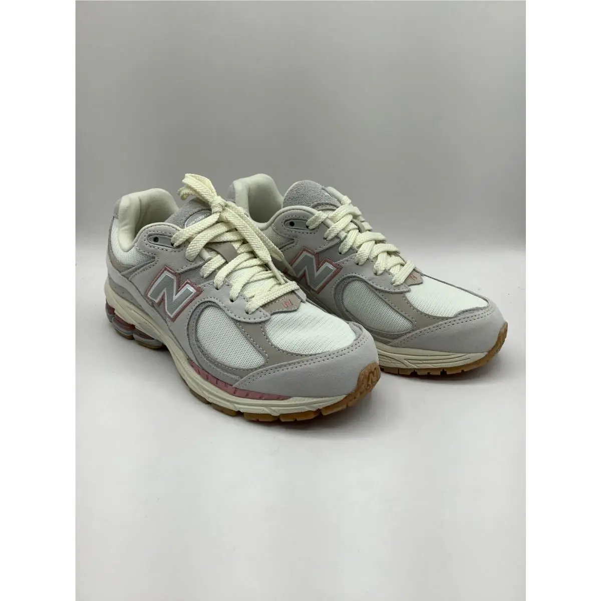 New Balance Women`s 2002R Sneakers White Grey Size 5.5 M2002RPM - Gray