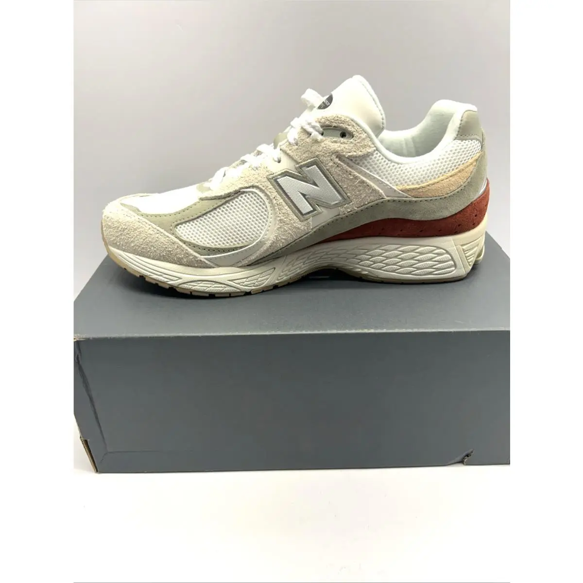 Unisex New Balance Classics 2002R White Grey Pink Mens Size 9/ Wms 10.5 New - Beige