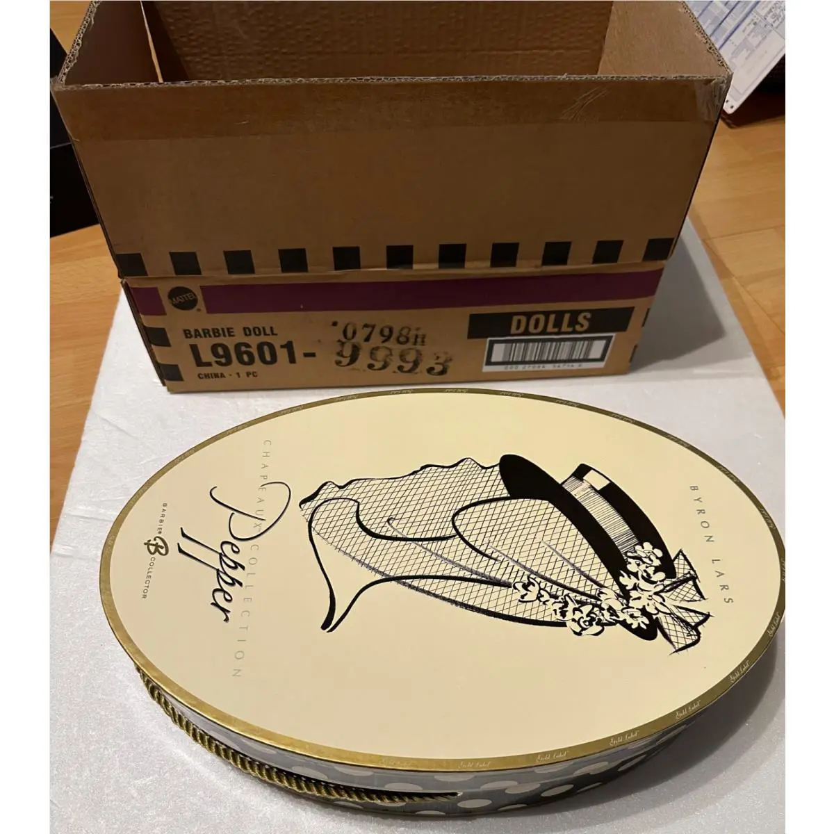 2007 Barbie Byron Lars Pepper Barbie Doll Nrfb W/ Shipper Nrfb XB039