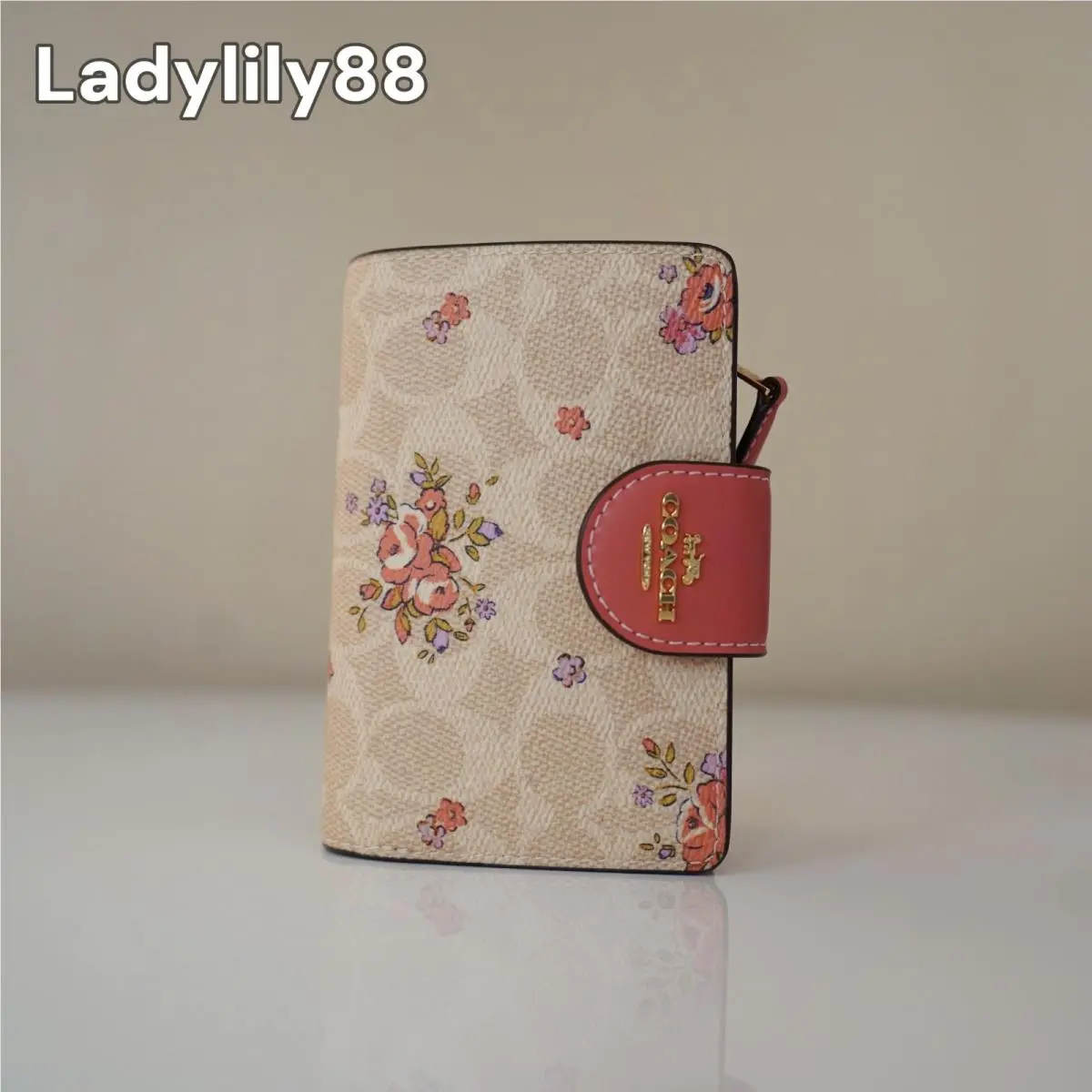 CW786 CAO99 CAP00 CBO30 CB031 Medium Corner Zip Wallet CAO99 Gold/Sand Multi by Coach