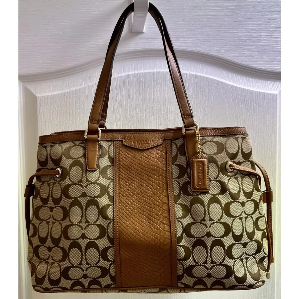 Coach F29863 Signature Carrie Bag Drawstring Sides Saddle Khaki Brown