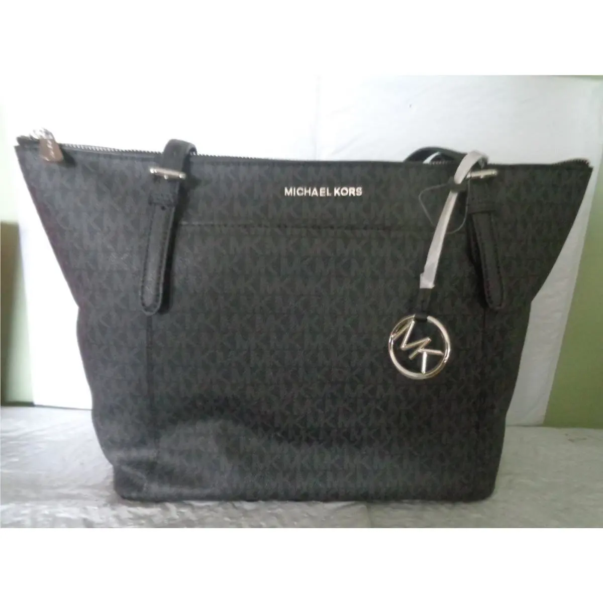 Michael Kors - Ciara - Large - East / West - Top Zip - Black Tote Bag