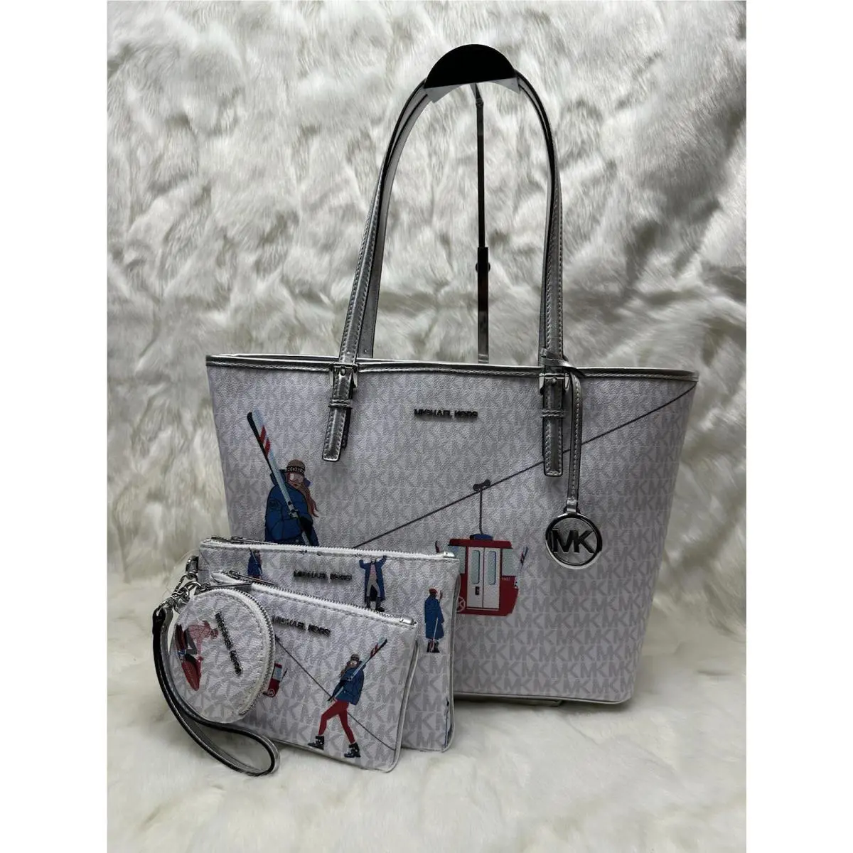 Michael Kors Jet Set Girls Jst Medium Carryall Tote Bundle with Trio Wristlet
