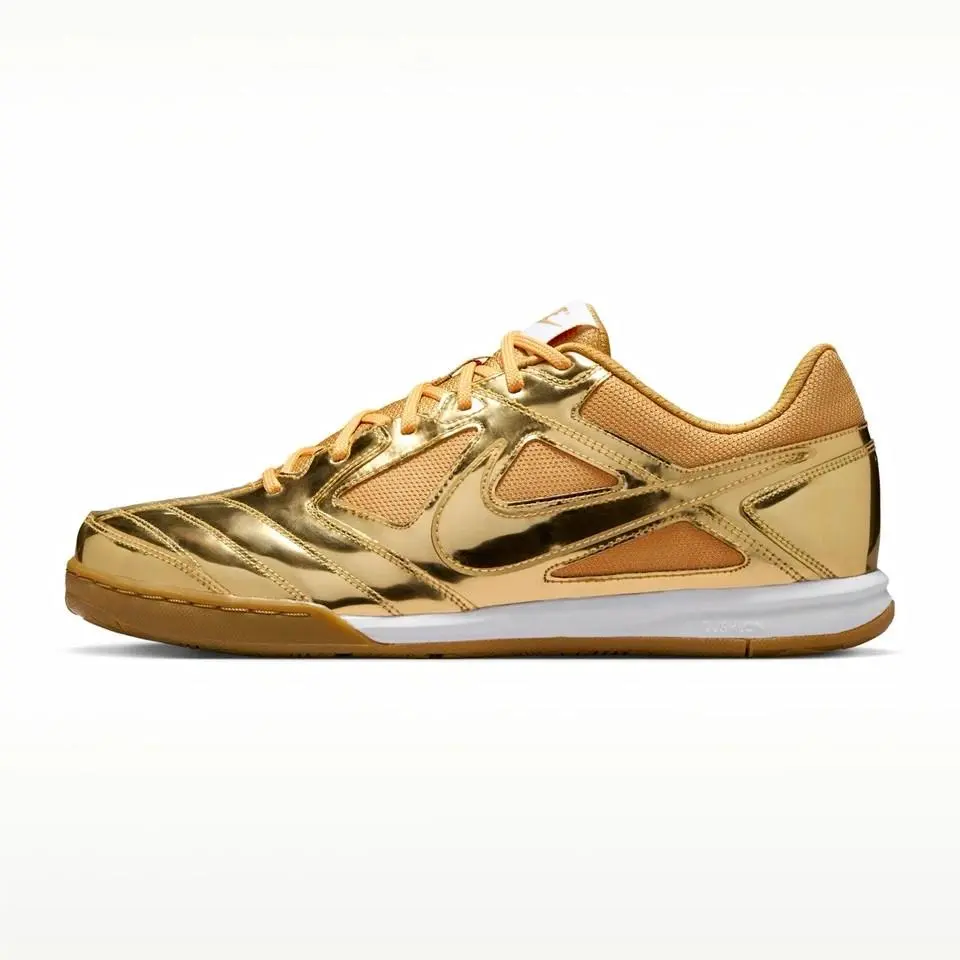 Men’s Size 9.5 Nike Gato LV8 Liquid Gold Low Top Soccer Shoes IB3566-700