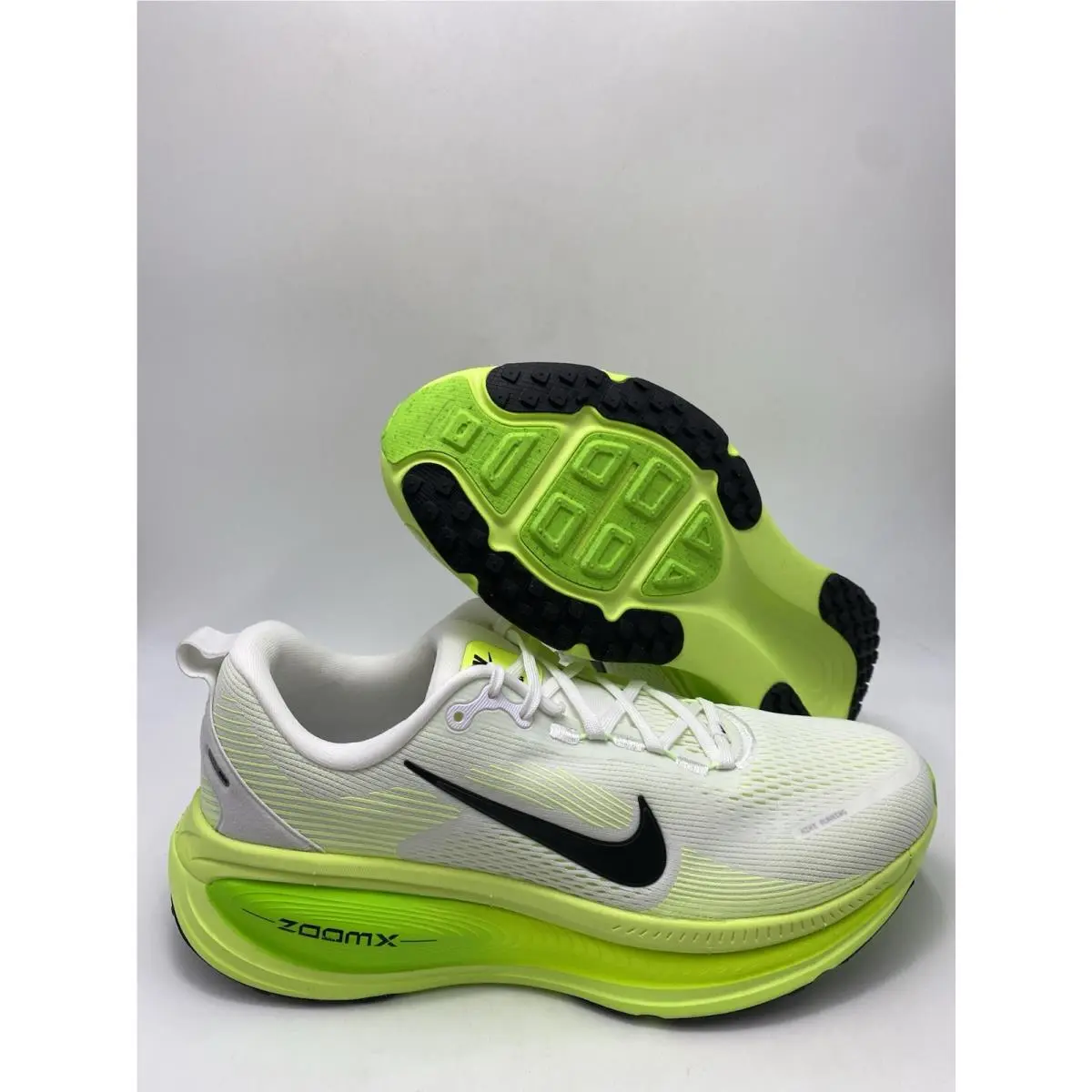 Nike Vomero 18 White Black Electric Green HM6803 100 Men`s Size 7.5