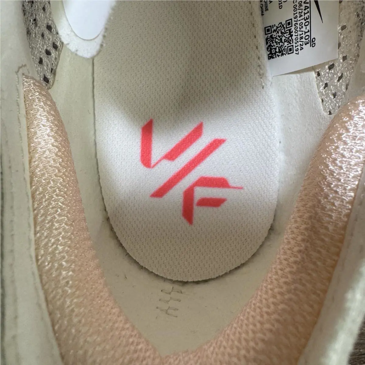 Nike shoes - Nike ZoomX Vaporfly Next% 3 - DV4130-103 - Ivory 5