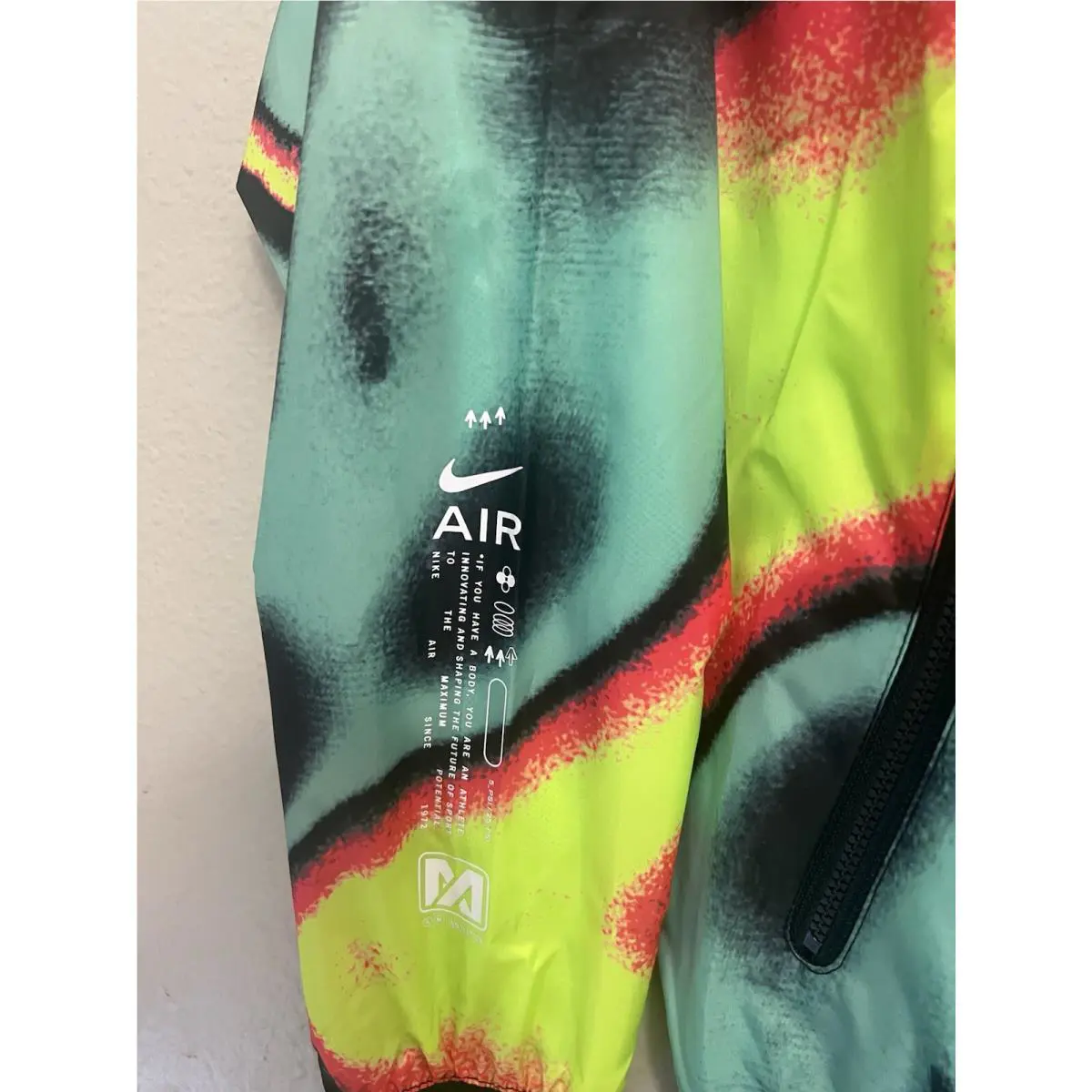 Nike clothing - Nike Max Volume Windrunner Woven Lined Jacket - HF4446-674 - Multicolor (UPC: 197595592499) 4