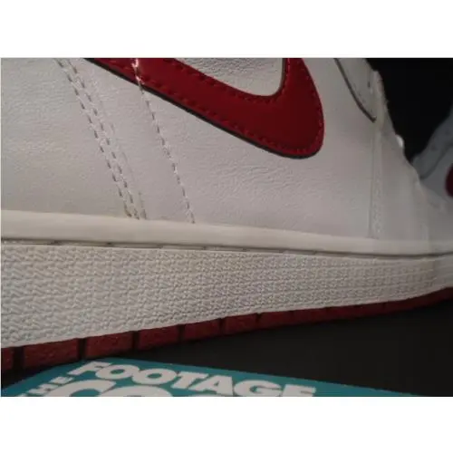 Nike shoes - Nike Air Jordan 1 Retro High OG - 555088-103 - White 0