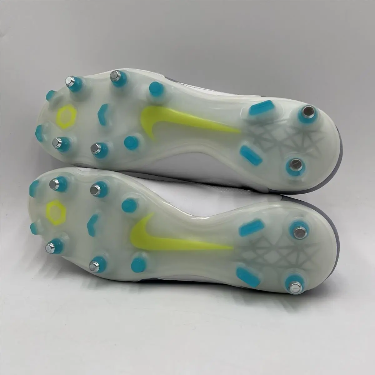 Nike shoes  - White 2