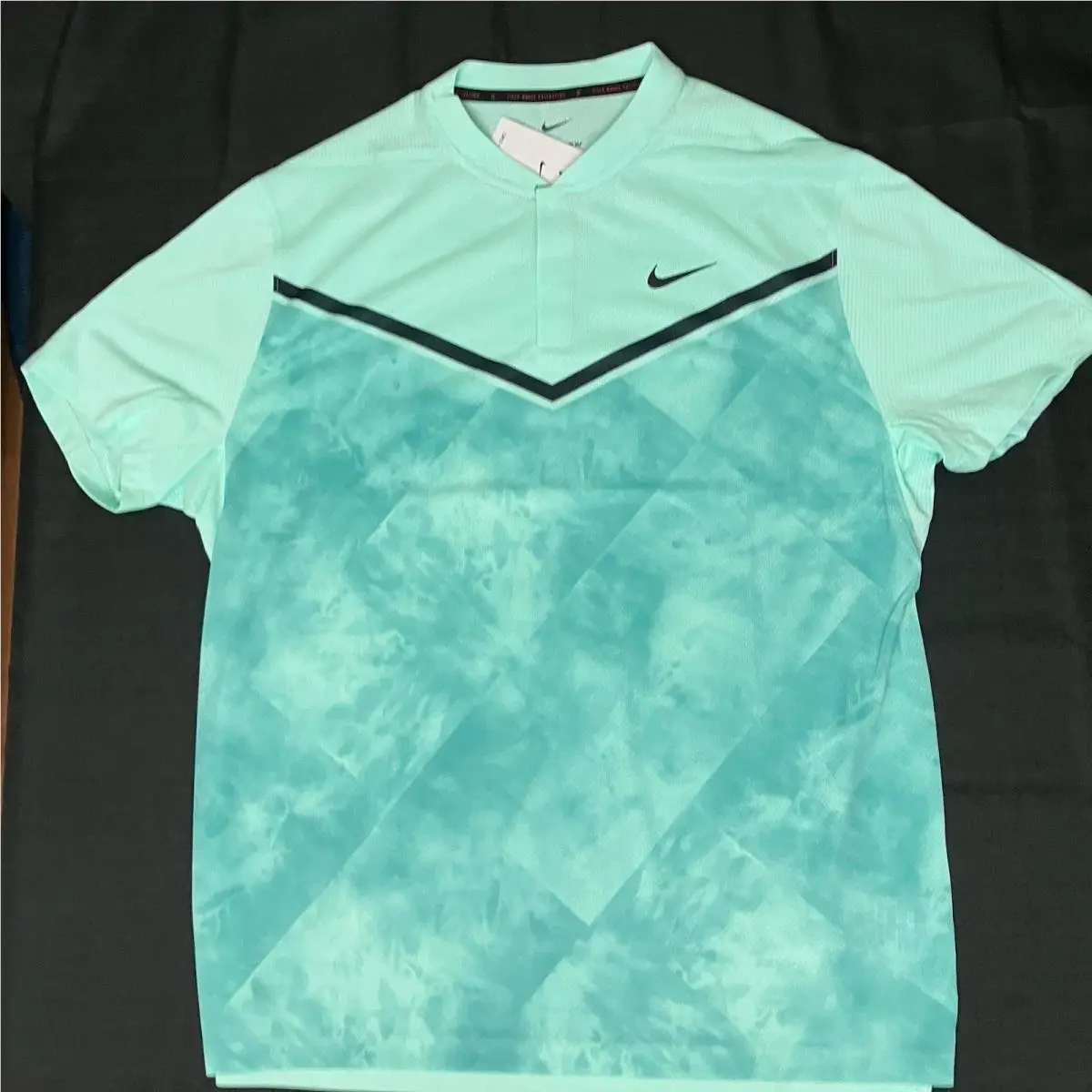 Nike clothing - Tiger Woods ADV Chevron Print Windrunner - Green Glow Washed Teal 4