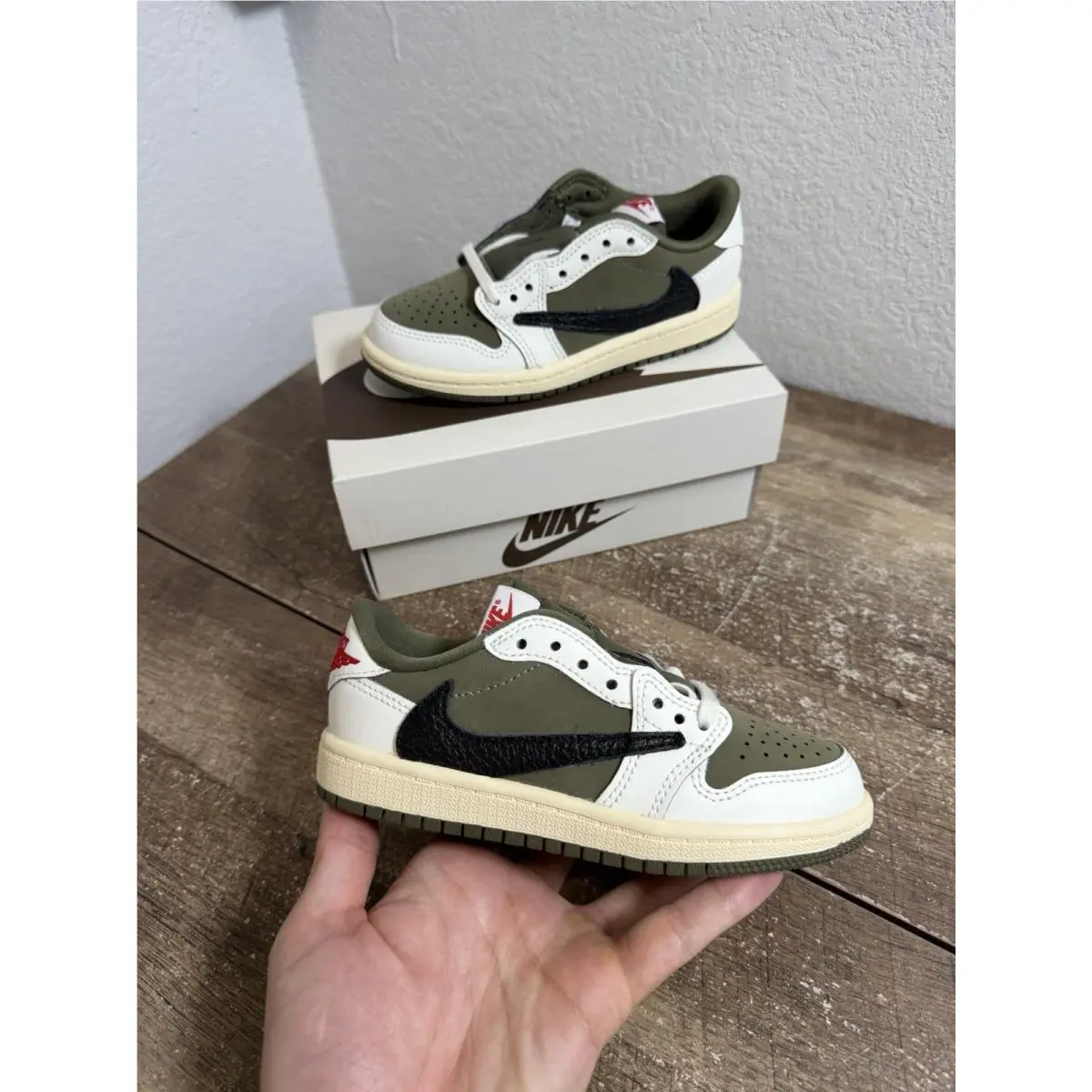 Nike Air Jordan 1 Low OG SP PS Travis Scott Medium Olive Size 11C DO54420-200