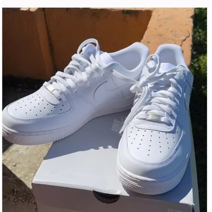 Nike Air Force 1 `07 Low Triple White Size 8.5