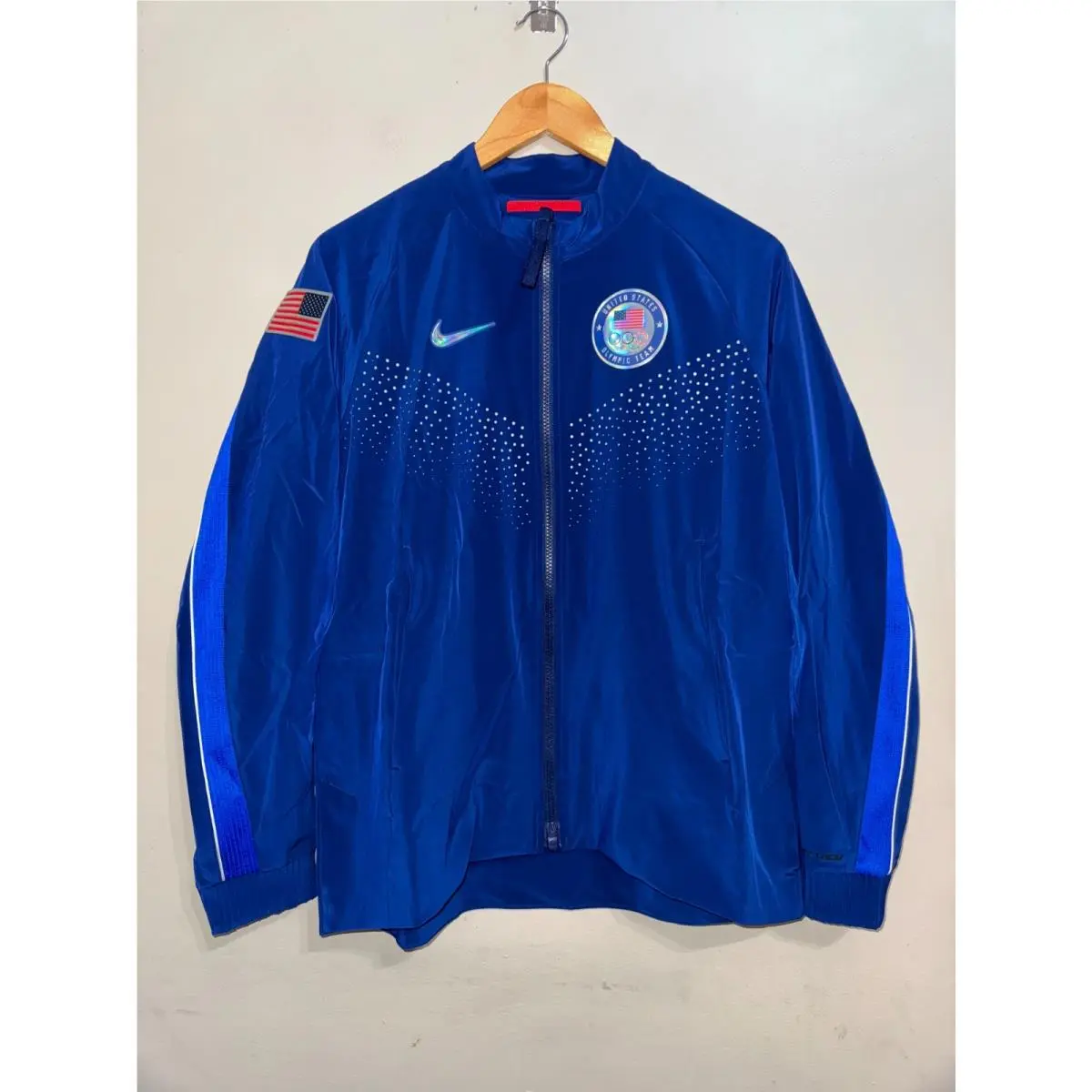 Nike clothing - Blue (UPC: 197594025080) 0