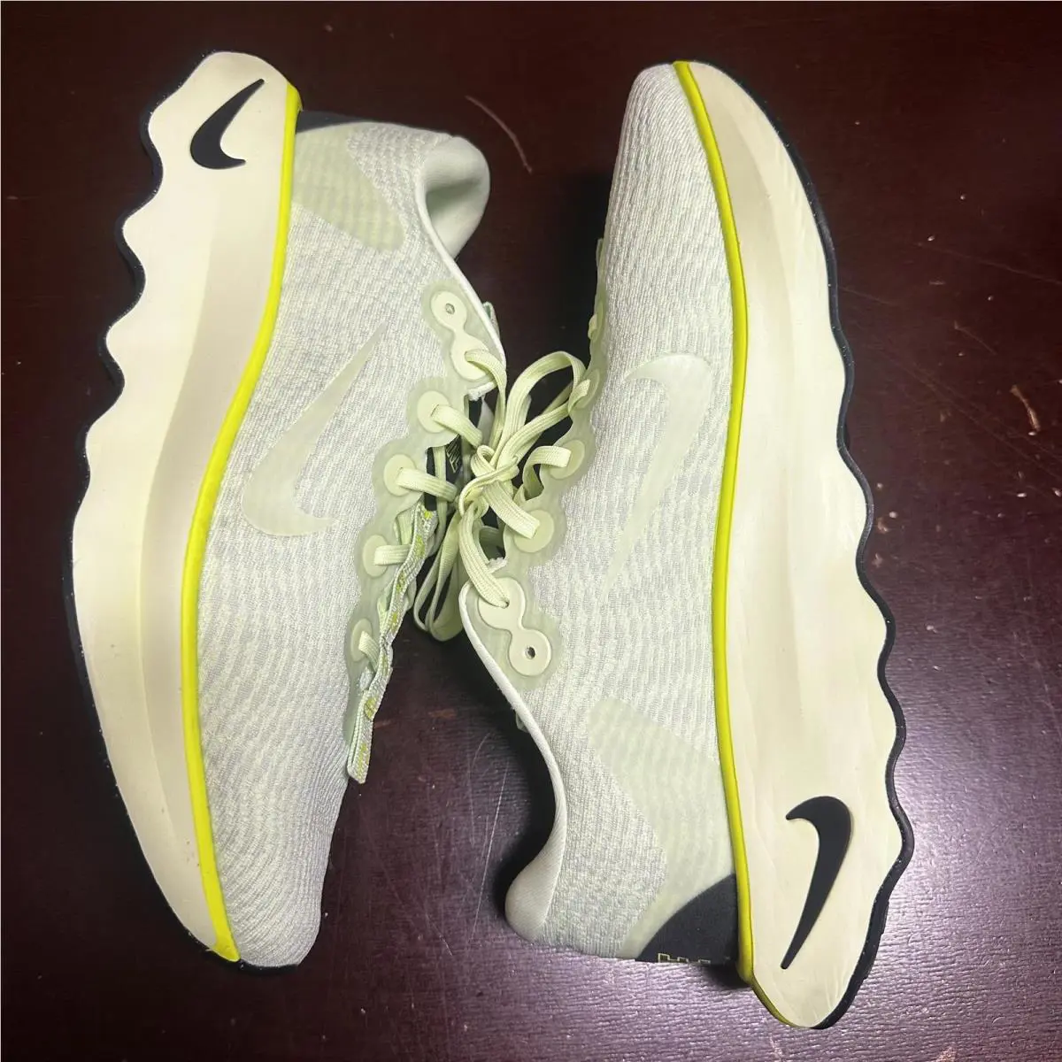 Nike shoes - Green 1