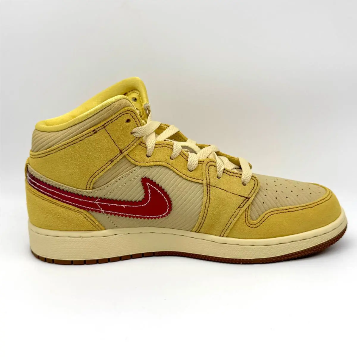 Nike shoes - Air Jordan 1 Mid SE - Yellow (UPC: 197864065181) 5