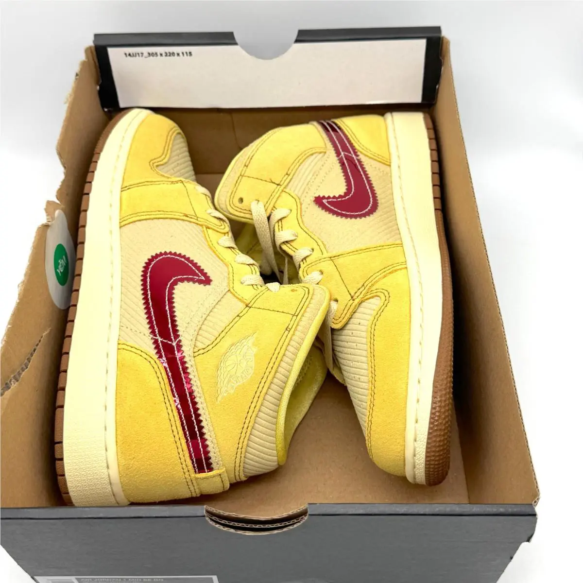 Nike shoes - Air Jordan 1 Mid SE - Yellow (UPC: 197864065181) 7
