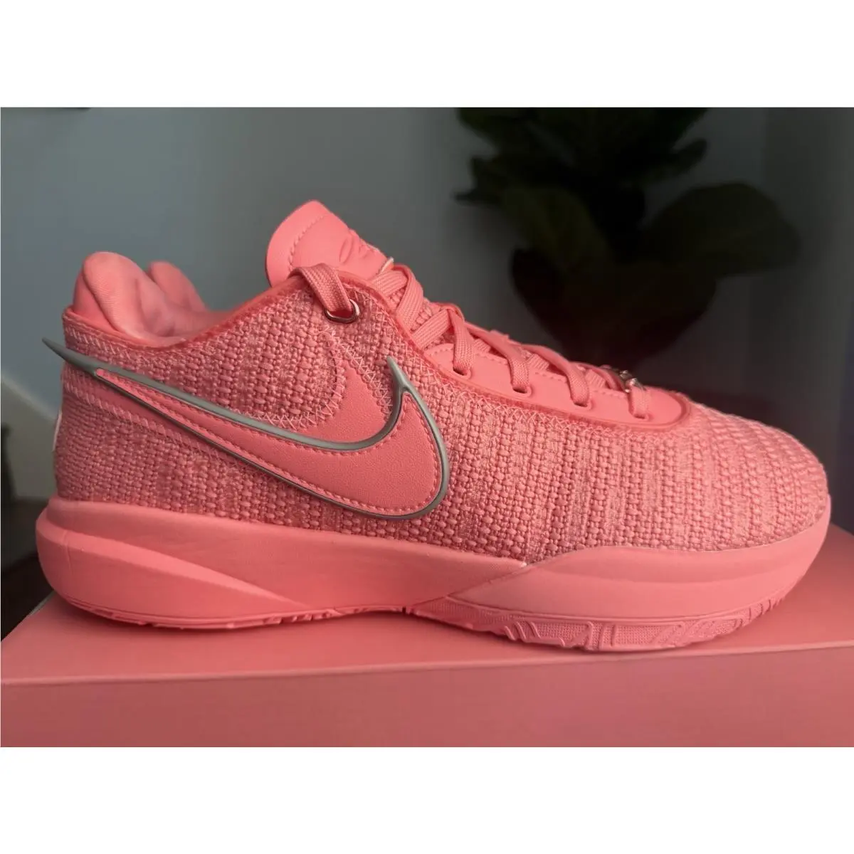 Nike Lebron XX Pink Diamond DJ5423-600 Men’s Size 9 Nolid