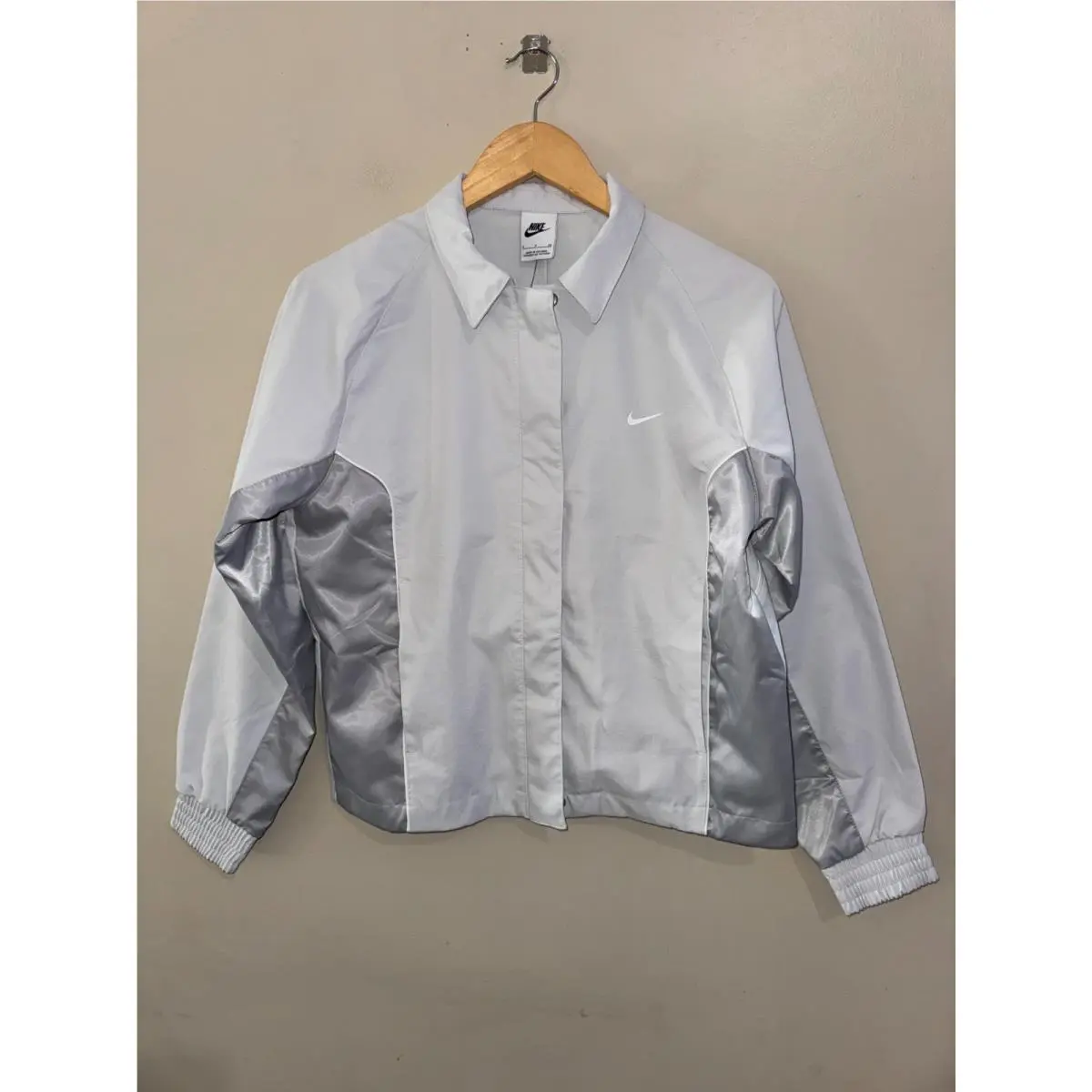 Nike Women`s Sportswear Woven Jacket Oversize Fit Size S HQ3750-025